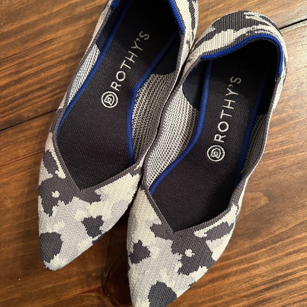 ACCEPTING ALL OFFERS! Rothy's Black and Gray Flats camo sz 11 (fits like 10)